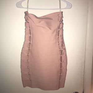 Stapless pink dress